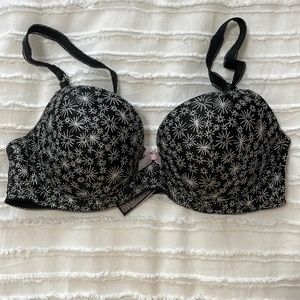 Black Victoria secret bra